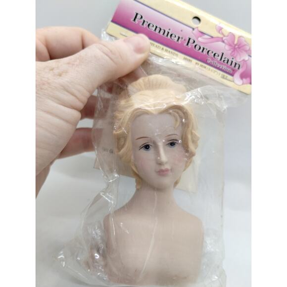 Premier Porcelain “Brooke” Head & Hands 3-1/2” 1999 - Picture 2 of 5